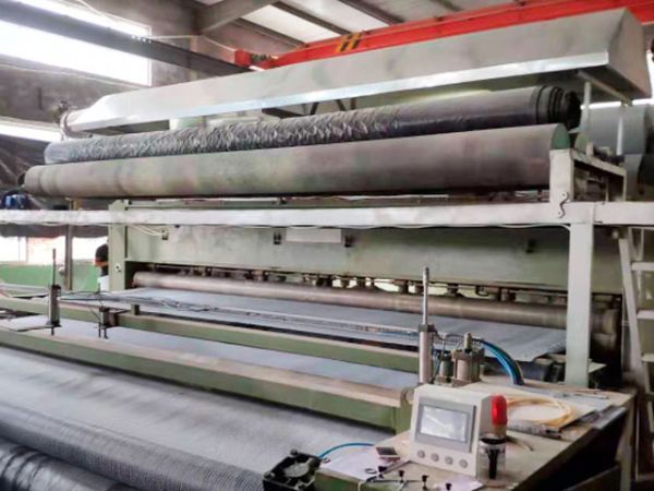 防水毯生產(chǎn)設備